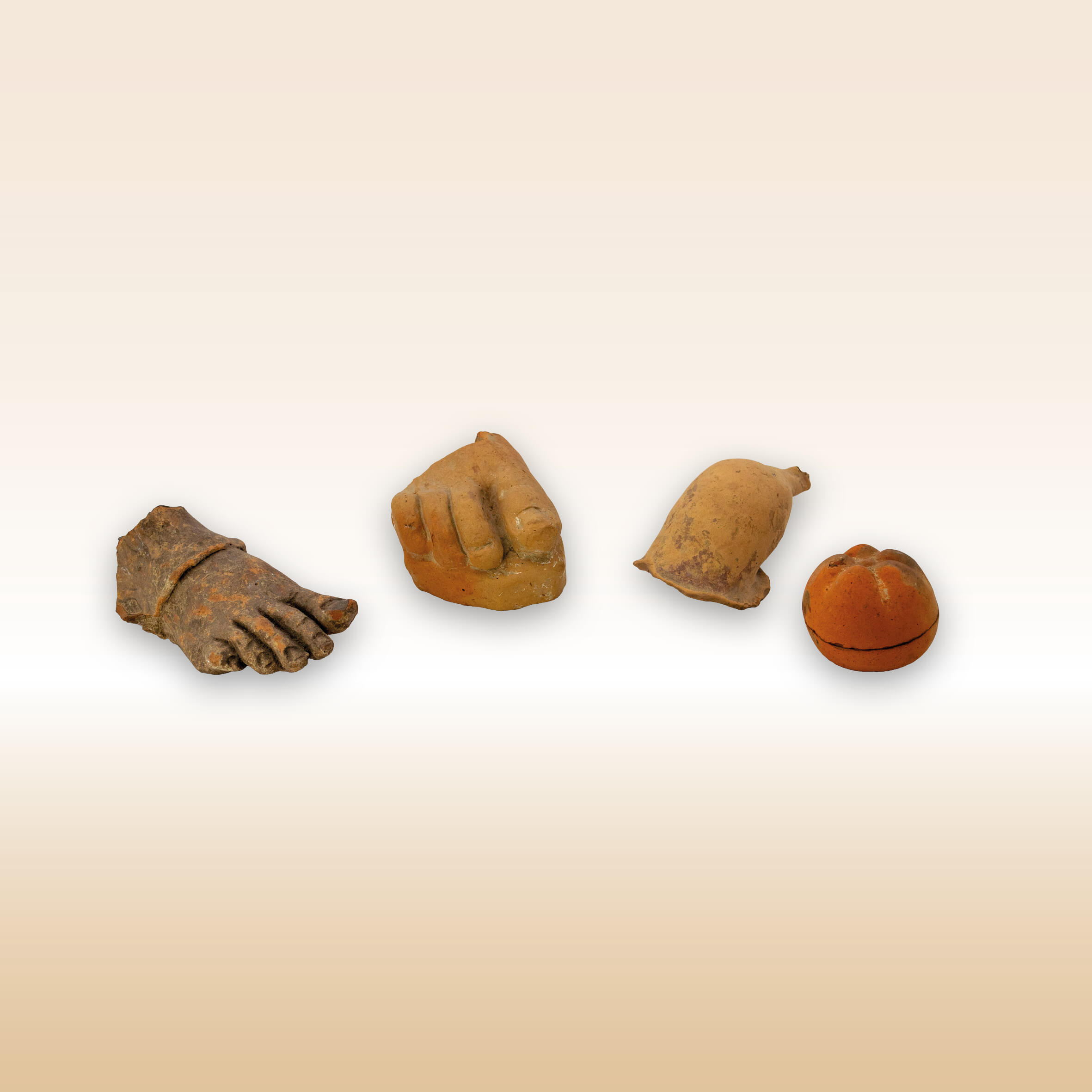 PIEDE DI STATUA FEMMINILE